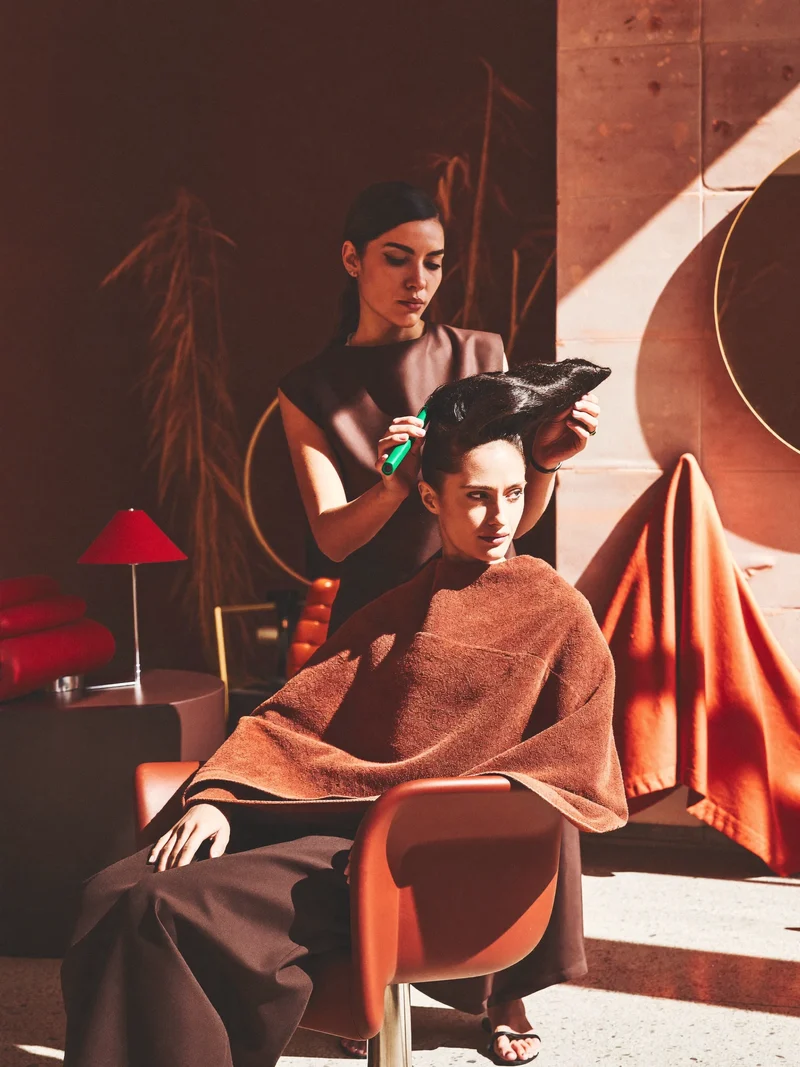 Illustration: Haarstyling mit eigener modischer Richtung